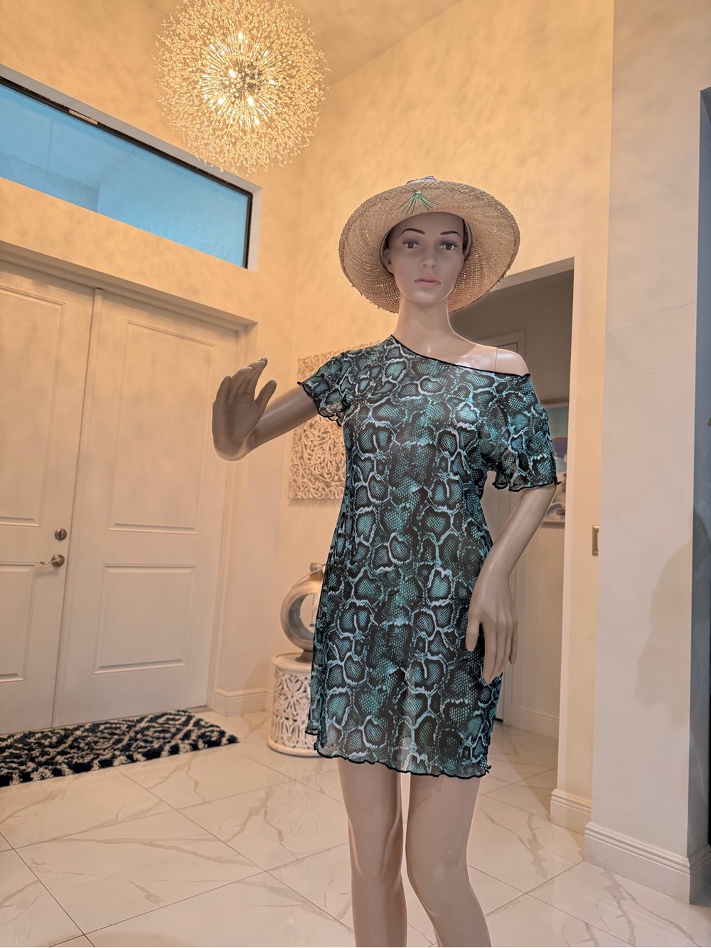 PrettyLittleThing Green and Black coverup